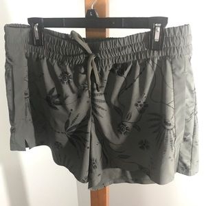 Athleta Grey Size 12 shorts